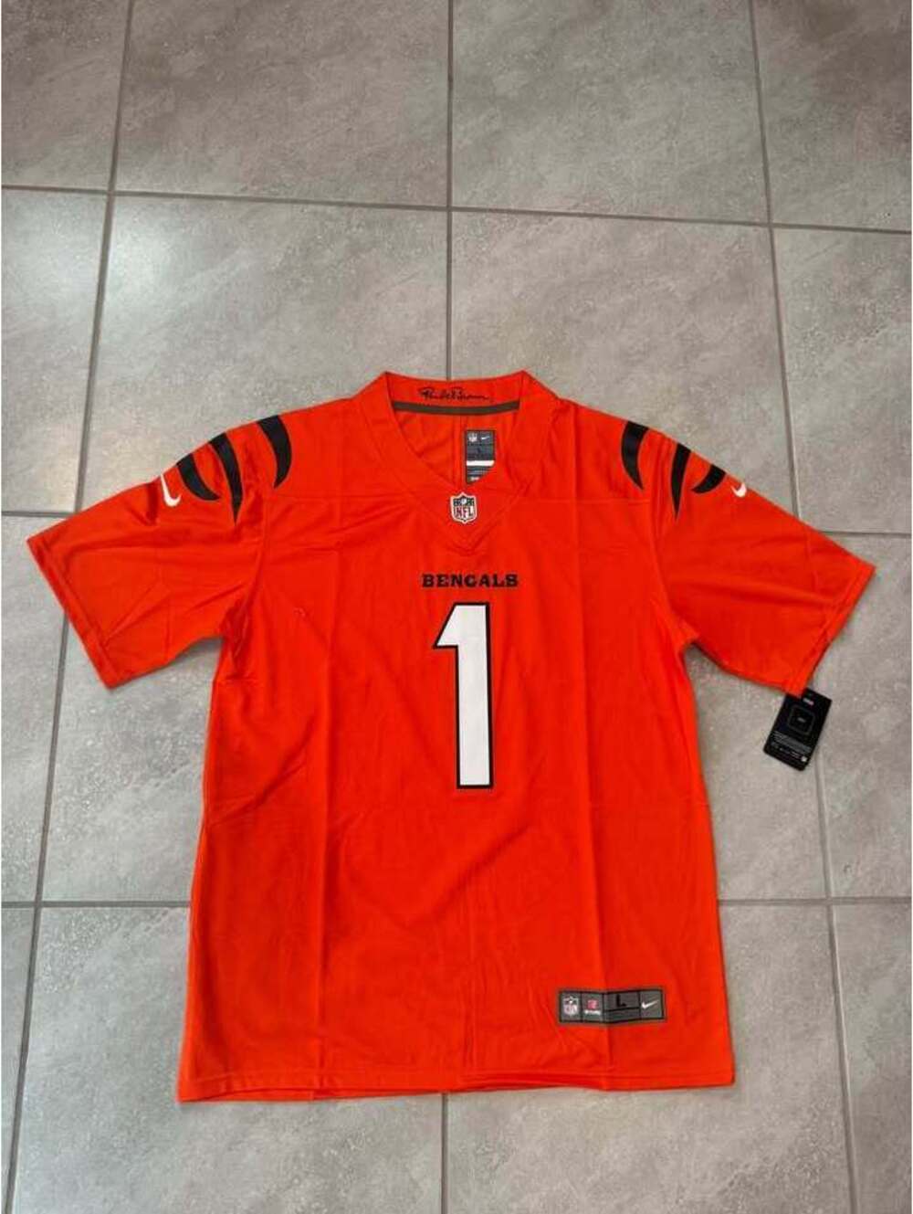 Ja’marr Chase Cincinnati Bengals Jersey NWT Adult Large